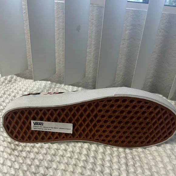 NWOT! VANS Floral Plaid Slip-on Sneakers. Size 8.5 - Picture 8 of 8